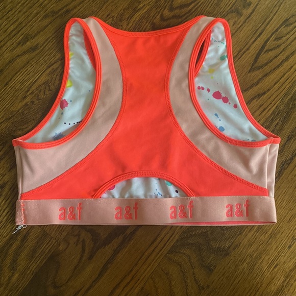 sports bra - Picture 2 of 3